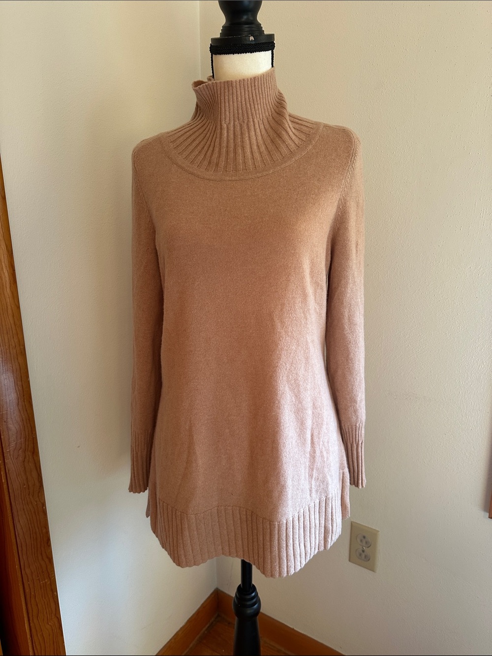 NWOT Isaac Mizrahi Live Cashmere Turtle Neck Sweater small